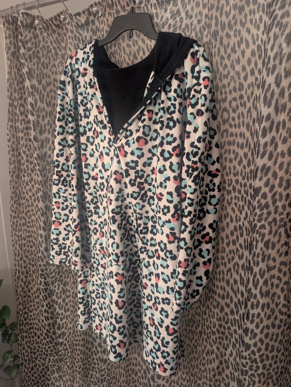 Cozy Women's Hooded Leopard-Print Fleece Night Shirt- Black Lining